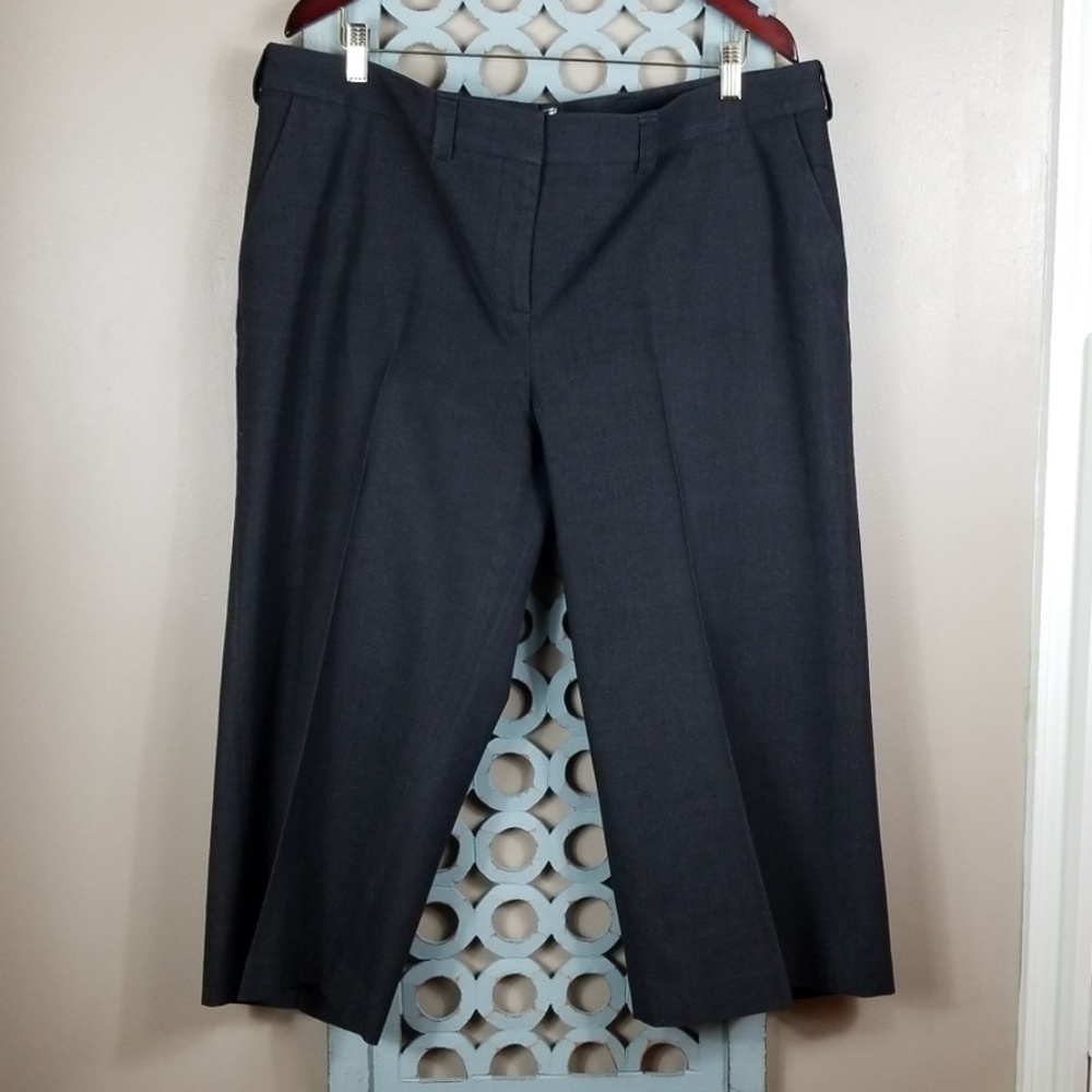 Gray Capri Wide-Leg Slacks